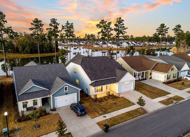 Property at 327 Tupelo Lake Dr, Summerville, SC 29486, 4 beds, 3.5 baths