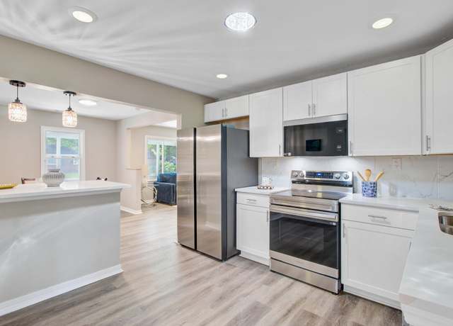 Property at 113 Harvey Ave, Goose Creek, SC 29445, 4 beds, 3.5 baths