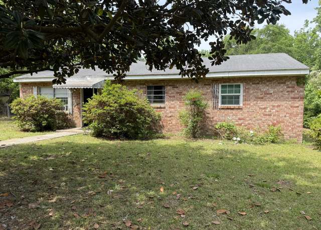 Property at 377 Cimmaron St, Orangeburg, SC 29115, 3 beds, 1 bath