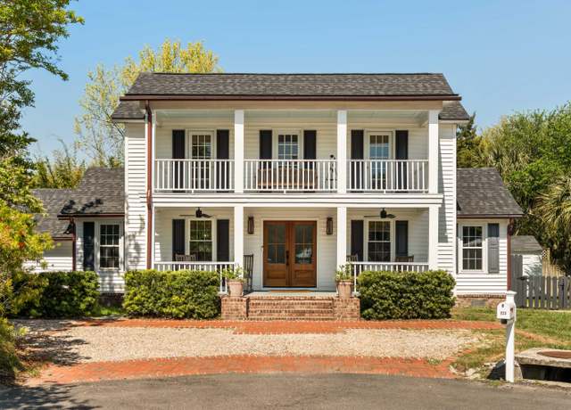 Property at 930 Richter Way, Mount Pleasant, SC 29464, 4 beds, 3.5 baths