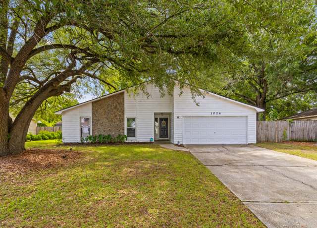Property at 1024 Willowood Ave, Goose Creek, SC 29445, 3 beds, 2 baths