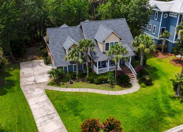 Property at 1721 Bowline Dr, Mount Pleasant, SC 29466, 4 beds, 3.5 baths