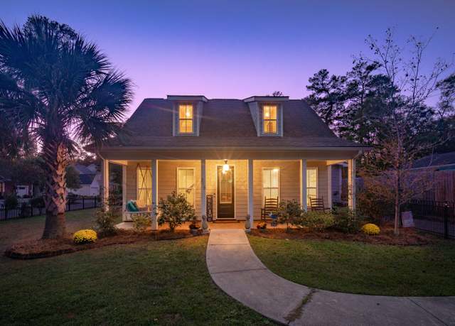 Property at 318 Simmons Ave, Summerville, SC 29483, 4 beds, 3 baths