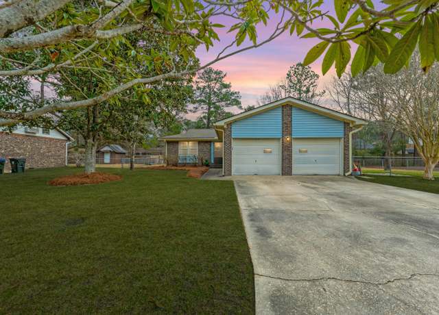 Property at 105 New Ct, Summerville, SC 29483, 3 beds, 2 baths