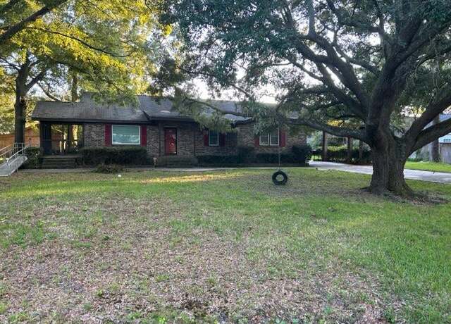 Property at 1717 Pinecrest Rd, Charleston, SC 29407, 3 beds, 2.5 baths