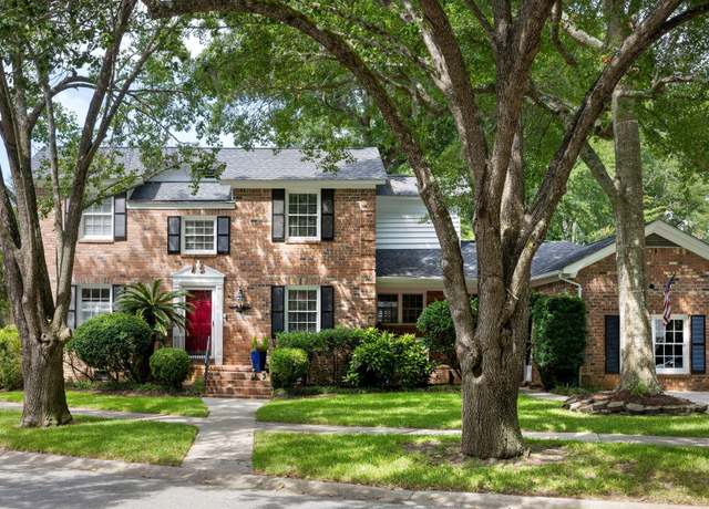 Property at 1067 Loyalist Ln, Mount Pleasant, SC 29464, 3 beds, 2.5 baths