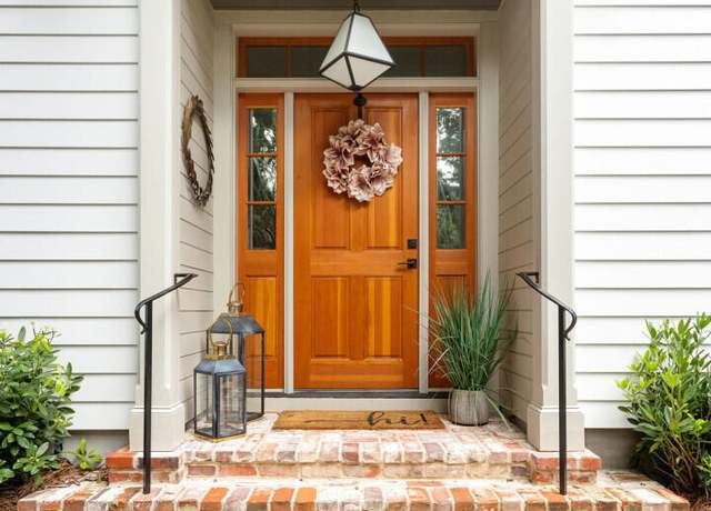 Property at 11 Mchughes Aly, Charleston, SC 29403, 4 beds, 3 baths