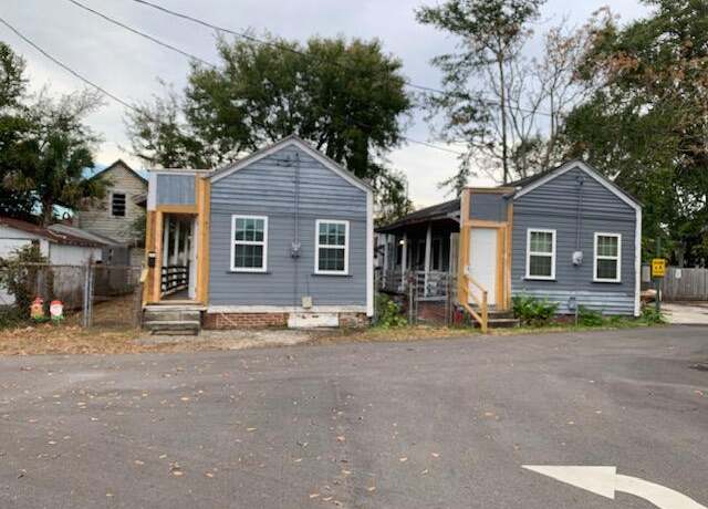 Property at 163 Romney St, Charleston, SC 29403, 6 beds, 3 baths