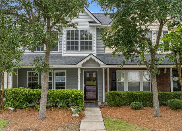 Property at 402 Pine Bluff Dr, Summerville, SC 29483, 3 beds, 2.5 baths