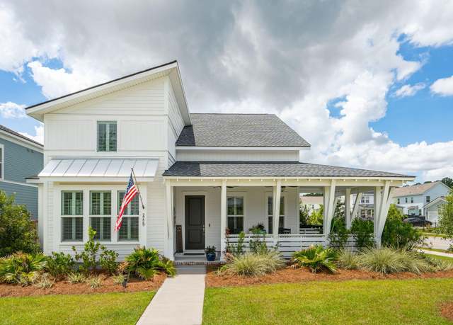 Property at 2229 Generals St, Charleston, SC 29492, 5 beds, 3.5 baths