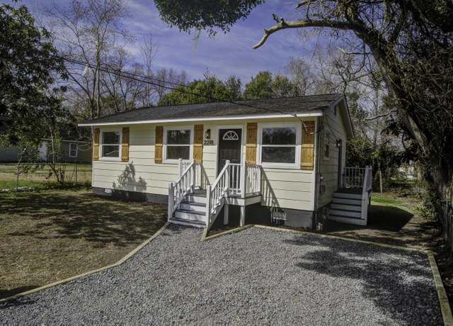 Property at 2218 Dover St, North Charleston, SC 29405, 3 beds, 1 bath