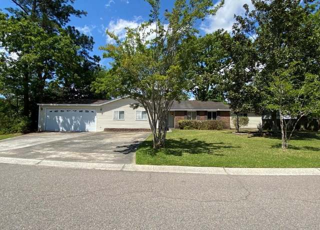 Property at 411 Navaho Cir, Summerville, SC 29483, 3 beds, 2 baths