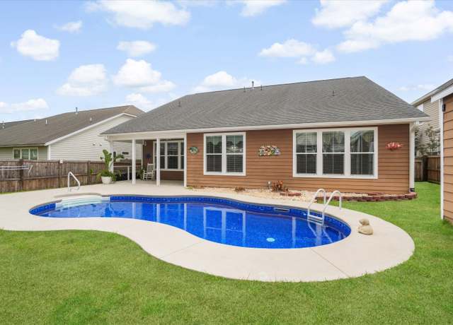 Property at 404 Ambergate Ln, Moncks Corner, SC 29461, 4 beds, 3.5 baths