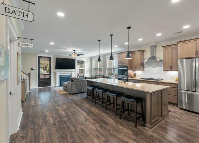 Property at 1502 Checker Ct, Mount Pleasant, SC 29466, 4 beds, 3.5 baths