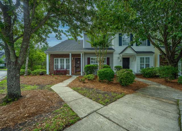 Property at 1304 Elm Hall Cir, Summerville, SC 29483, 3 beds, 2.5 baths