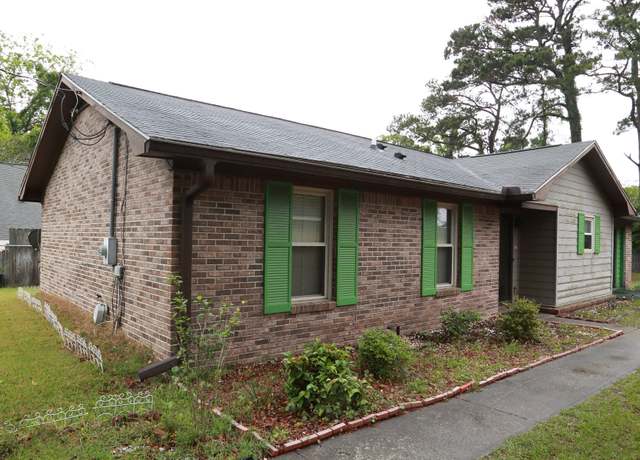 Property at 814 Armsway St, Mount Pleasant, SC 29464, 3 beds, 2 baths