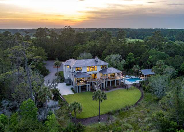 Property at 4121 Golf Cottage Ln, Johns Island, SC 29455, 4 beds, 4.5 baths