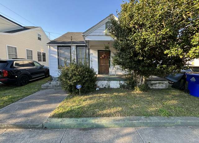 Property at 28 Gordon St, Charleston, SC 29403, 2 beds, 1 bath