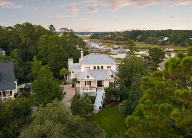 Property at 2208 Beckenham Dr, Mount Pleasant, SC 29466, 4 beds, 3.5 baths