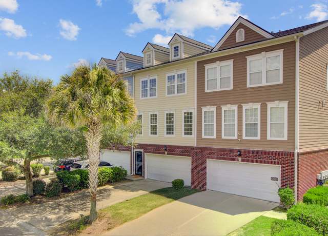 Property at 9204 Southern Oak Ln, Ladson, SC 29456, 3 beds, 3.5 baths