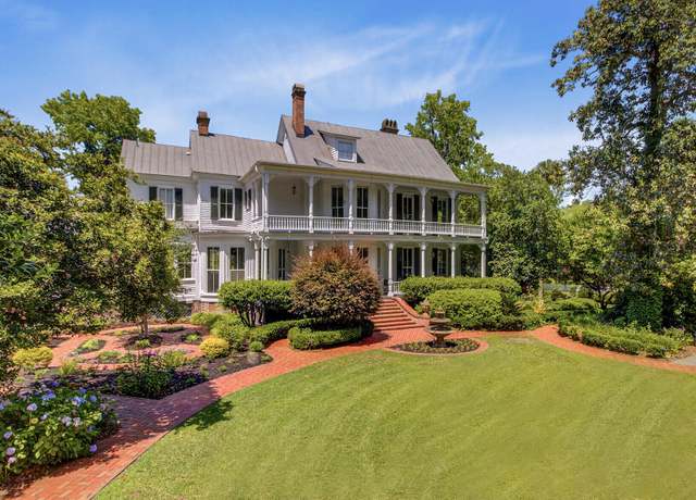 Property at 208 Sumter Ave, Summerville, SC 29483, 6 beds, 6 baths