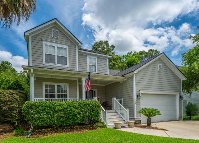 Property at 1409 Bloomingdale Ln, Mount Pleasant, SC 29466, 4 beds, 2.5 baths