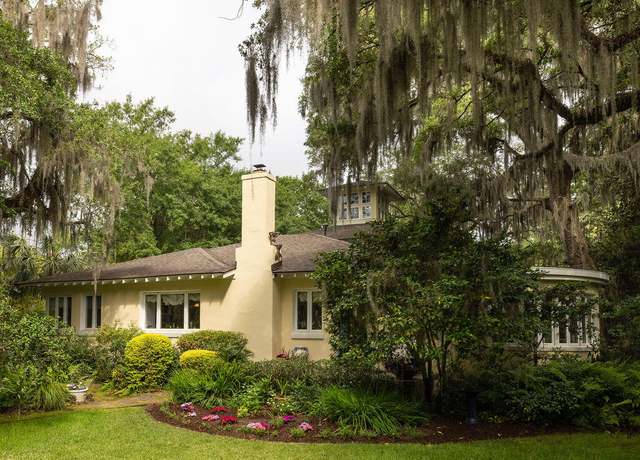Property at 34 Formosa Dr, Charleston, SC 29407, 3 beds, 3 baths
