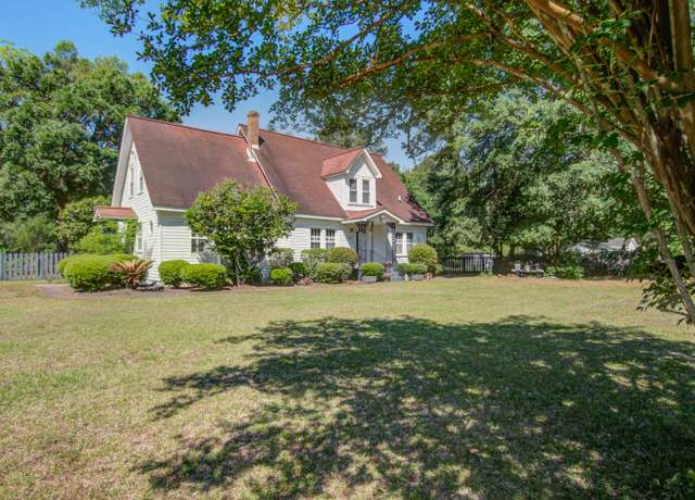 Property at 5615 Highway 165, Ravenel, SC 29470, 3 beds, 2.5 baths