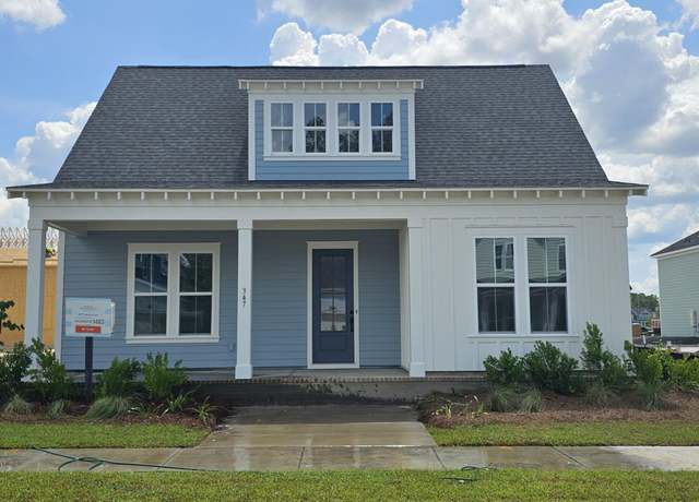 Property at 347 Trailmore Ln, Summerville, SC 29486, 4 beds, 3 baths