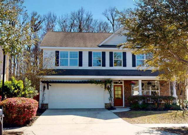 Property at 10 Royal Holly Ct, Bluffton, SC 29910, 4 beds, 2.5 baths