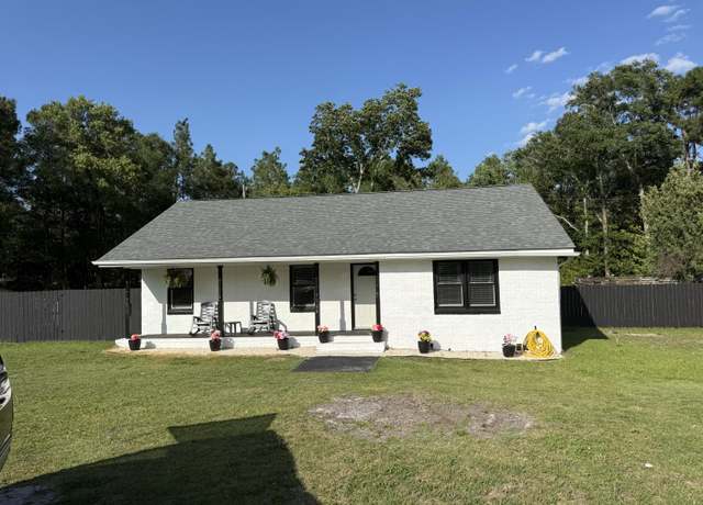 Property at 304 Carolina Cir, Walterboro, SC 29488, 3 beds, 2 baths