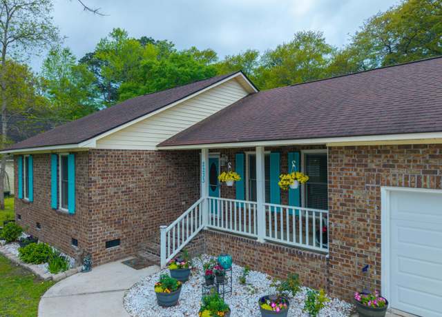 Property at 2233 Glendale Dr, Charleston, SC 29414, 3 beds, 2 baths