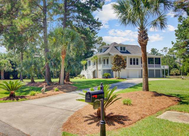 Property at 350 Commonwealth Rd, Mount Pleasant, SC 29466, 4 beds, 4 baths