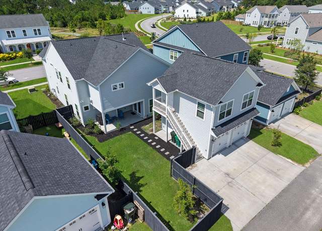Property at 360 Parish Farms Dr, Summerville, SC 29486, 4 beds, 3.5 baths