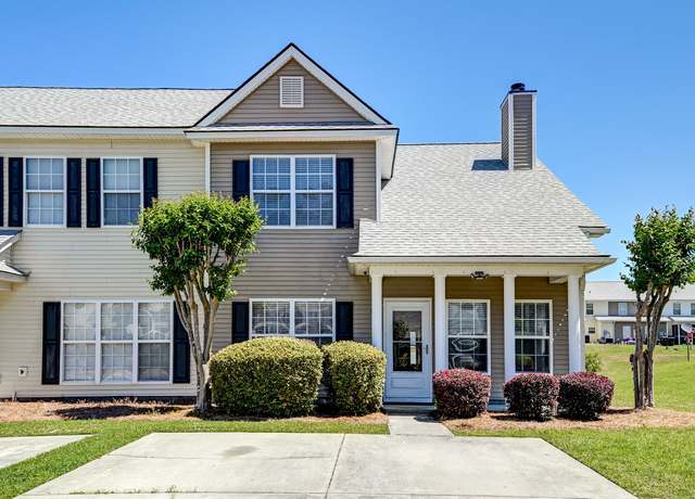 Property at 132 Lynches River Dr, Summerville, SC 29485, 3 beds, 2.5 baths