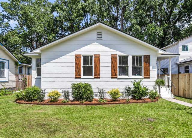 Property at 2949 Alabama Dr, North Charleston, SC 29405, 3 beds, 2 baths