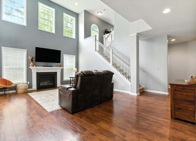 Property at 108 Firethorn Dr, Goose Creek, SC 29445, 4 beds, 3 baths