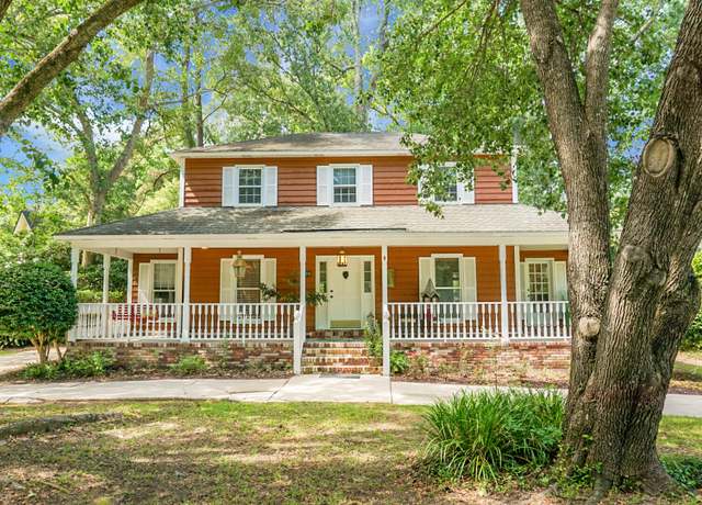 Property at 49 Crosscreek Dr, Charleston, SC 29412, 3 beds, 2.5 baths