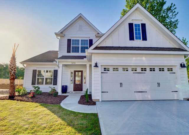 Property at 157 Seaton St, Summerville, SC 29486, 4 beds, 2.5 baths
