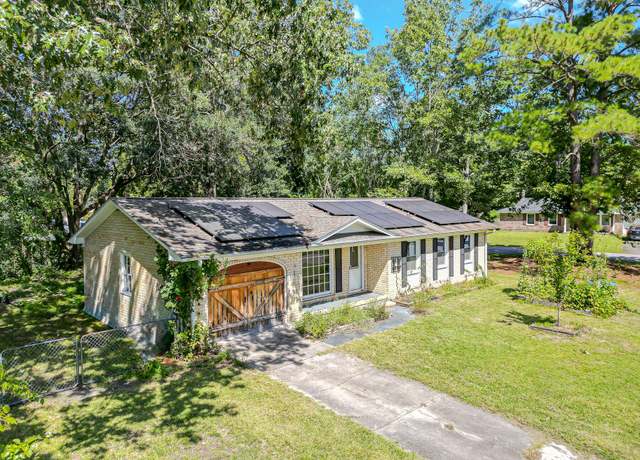 Property at 109 Greenhurst Ave, Summerville, SC 29485, 3 beds, 1.5 baths