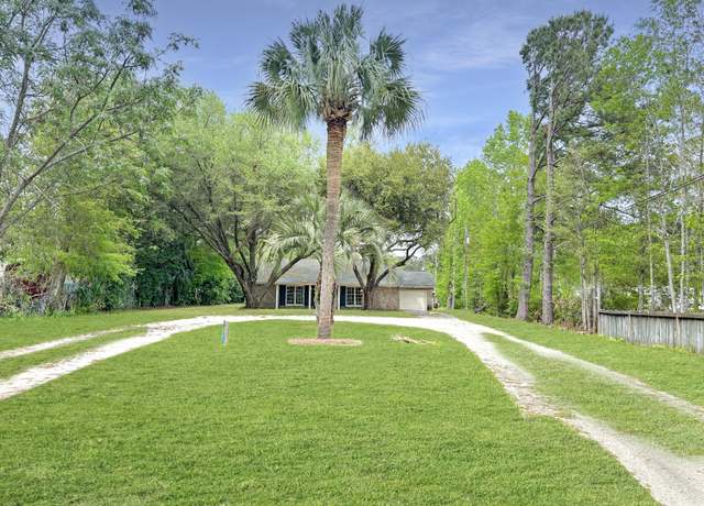 Property at 330 Crestwood Dr, Moncks Corner, SC 29461, 3 beds, 2 baths