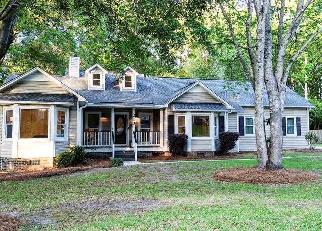 Property at 213 Factors Walk, Summerville, SC 29485, 4 beds, 2.5 baths