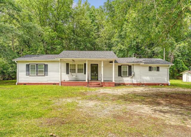 Property at 2202 Sc-61, Ridgeville, SC 29472, 3 beds, 2 baths