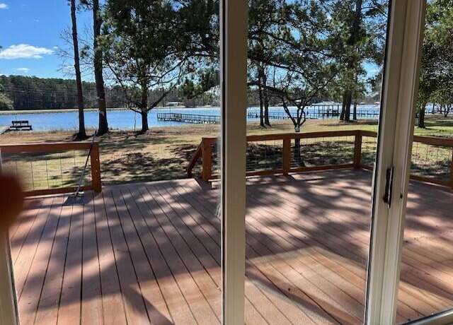 Property at 2222 Lakeshore Dr, Manning, SC 29102, 3 beds, 2.5 baths