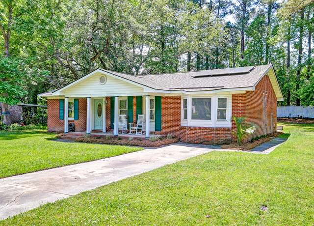 Property at 403 Forest Cir, Summerville, SC 29483, 3 beds, 1.5 baths