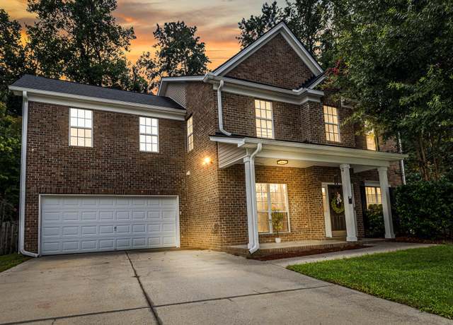 Property at 207 Curico Ln, Summerville, SC 29483, 5 beds, 2.5 baths