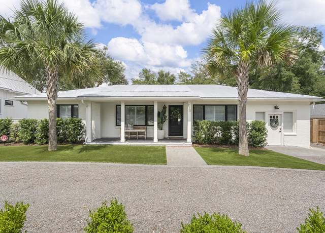 Property at 710 Simmons St, Mount Pleasant, SC 29464, 5 beds, 4.5 baths