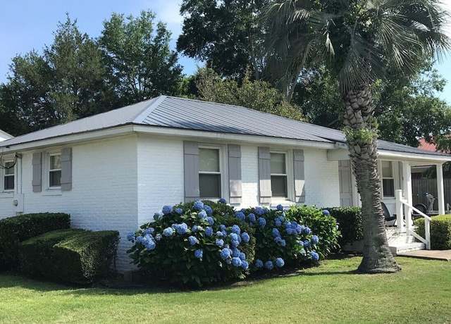 Property at 509 Live Oak Dr, Mount Pleasant, SC 29464, 3 beds, 2 baths