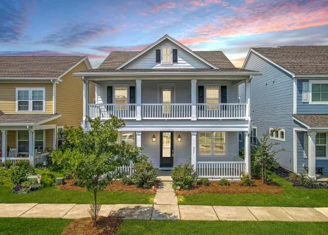 Property at 205 Oak View Way, Summerville, SC 29483, 5 beds, 3 baths