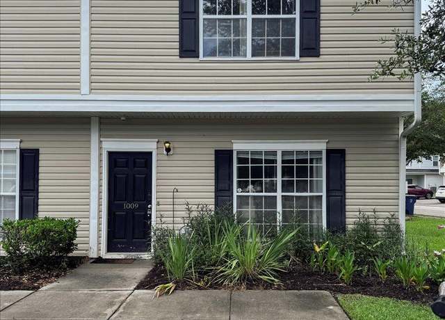 Property at 1009 Lexi Ct, Ladson, SC 29456, 3 beds, 2.5 baths